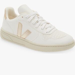 Veja V- 10 sneakers